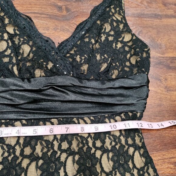 S.L. Fashions Elegant Black Floral Lace V-Neck With Satin Waistband Dress Size 4 - Picture 9 of 10